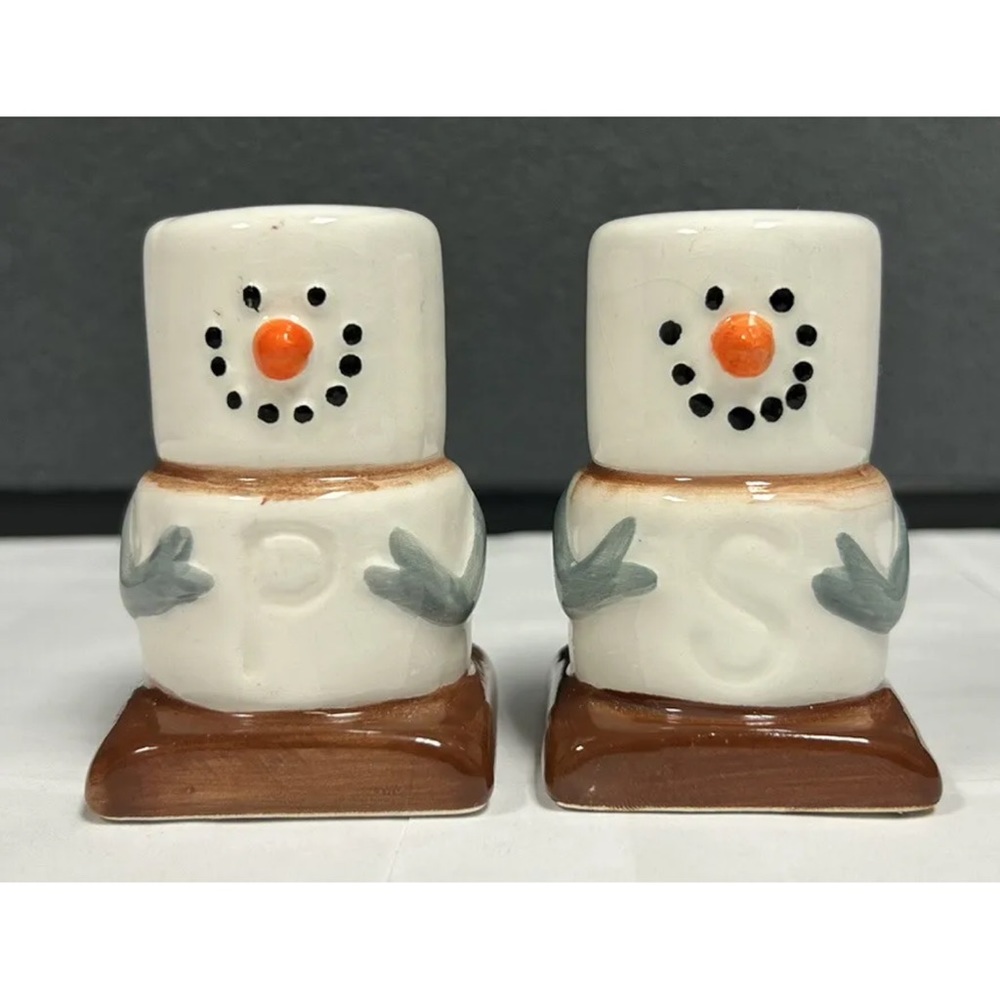 Amici home Smores Salt & Pepper Shakers Marshmallow Snowman Christmas hot cocoa